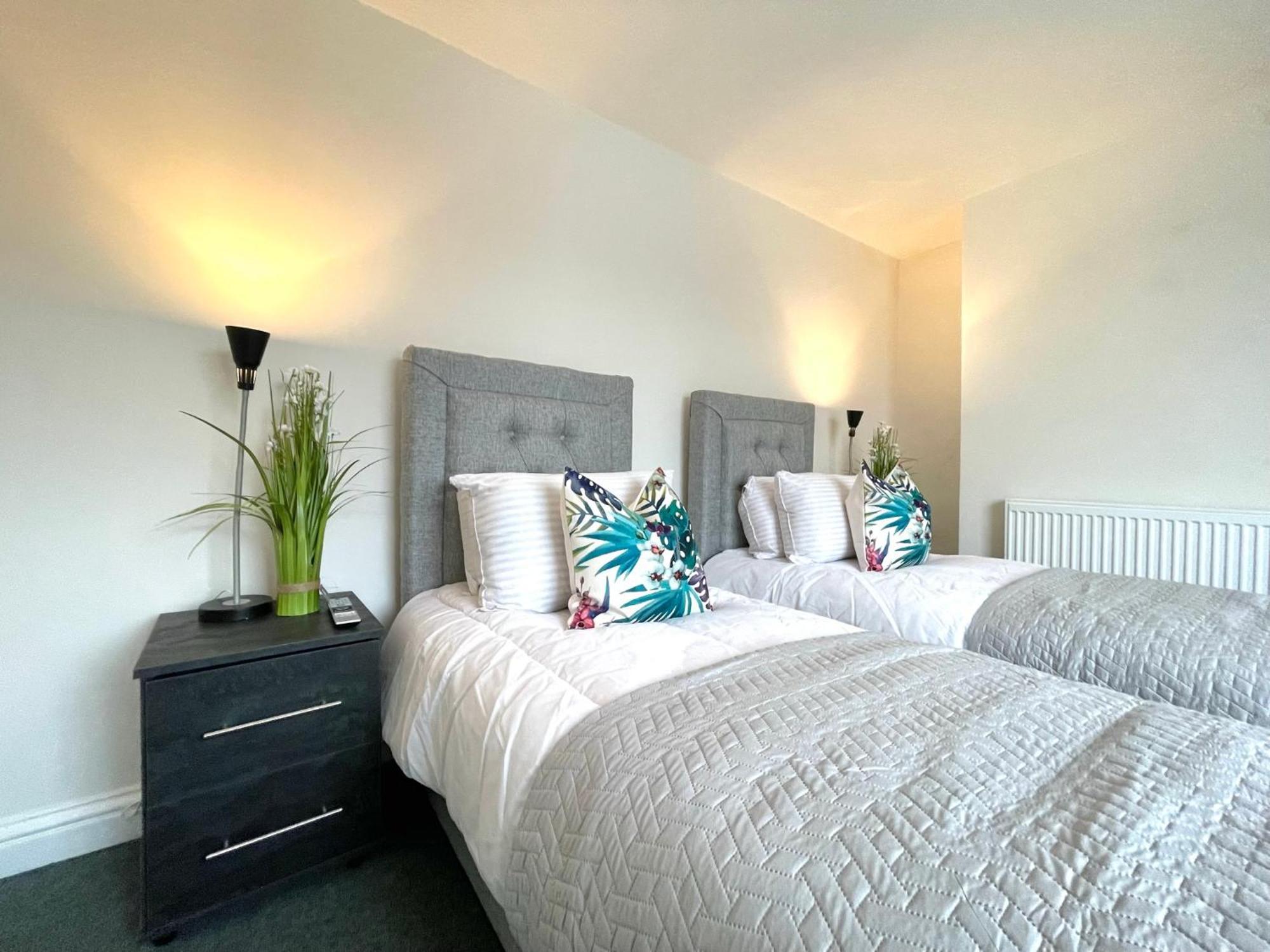 2 Bedroom Apartments Stopoverz Bristol Eksteriør bilde