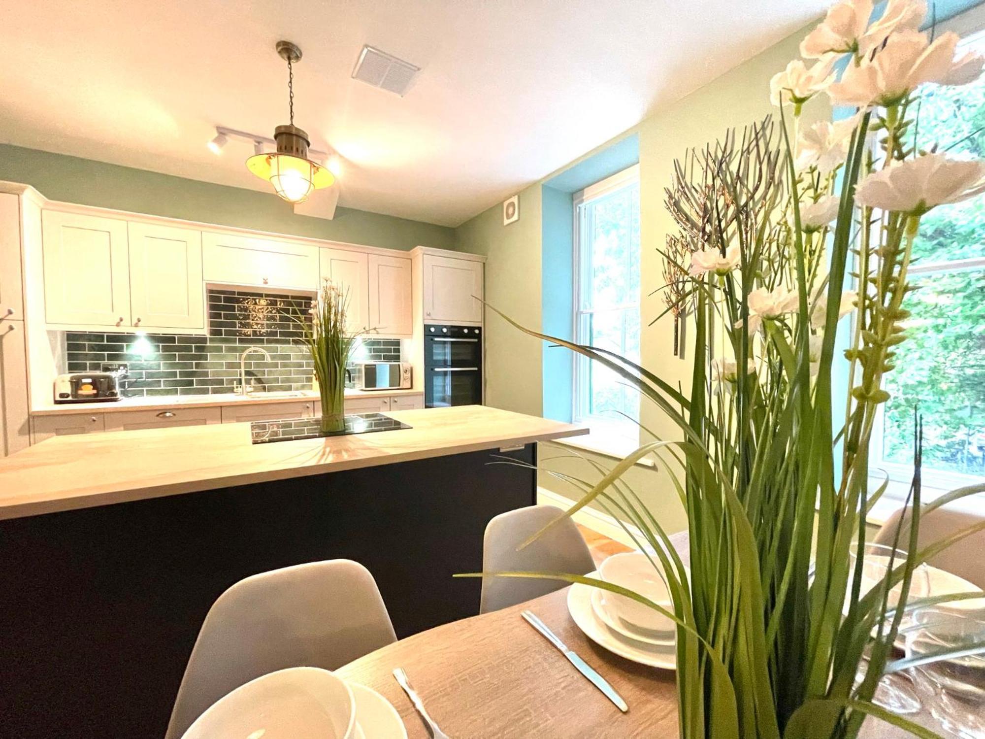 2 Bedroom Apartments Stopoverz Bristol Eksteriør bilde