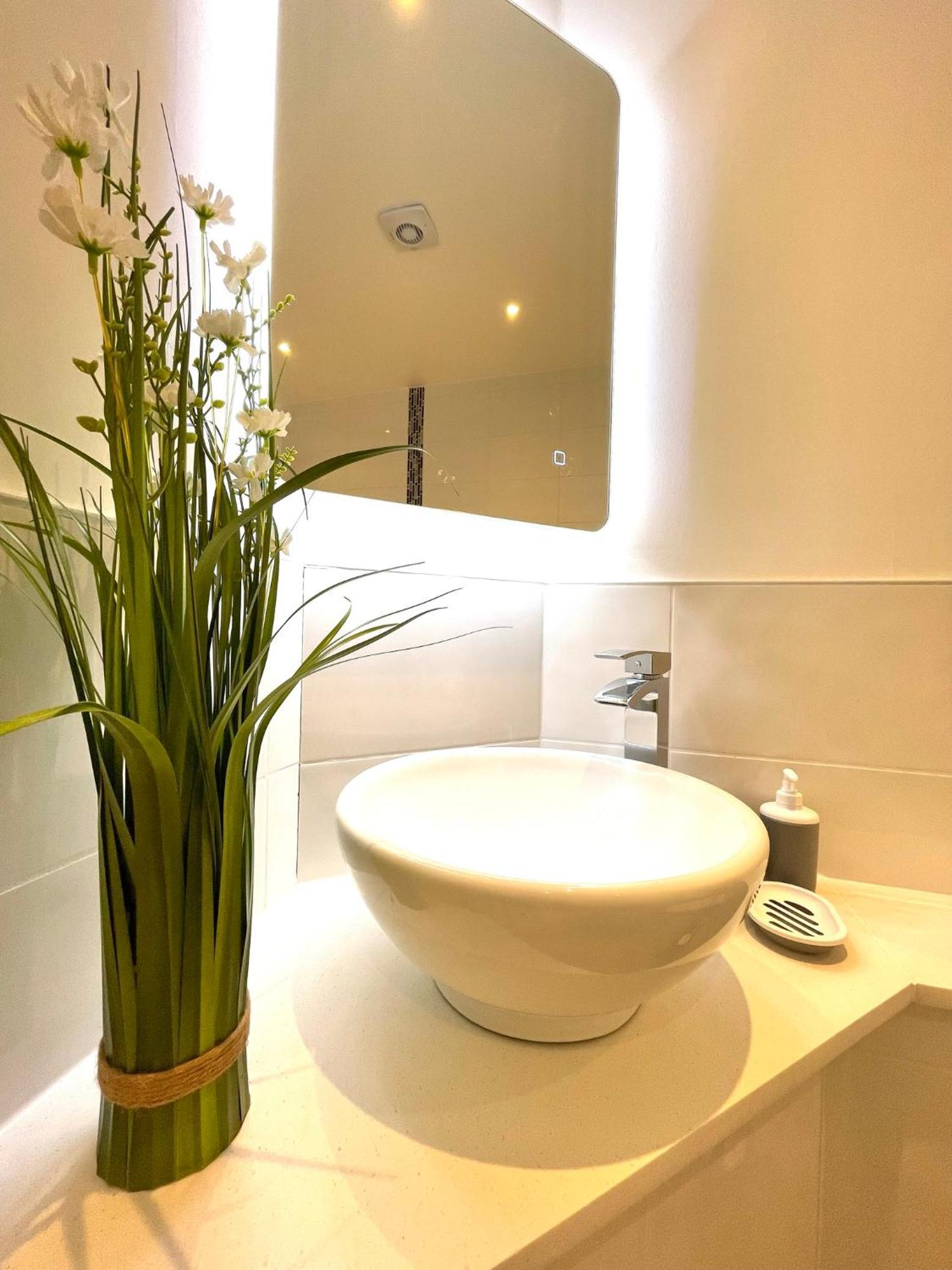 2 Bedroom Apartments Stopoverz Bristol Eksteriør bilde