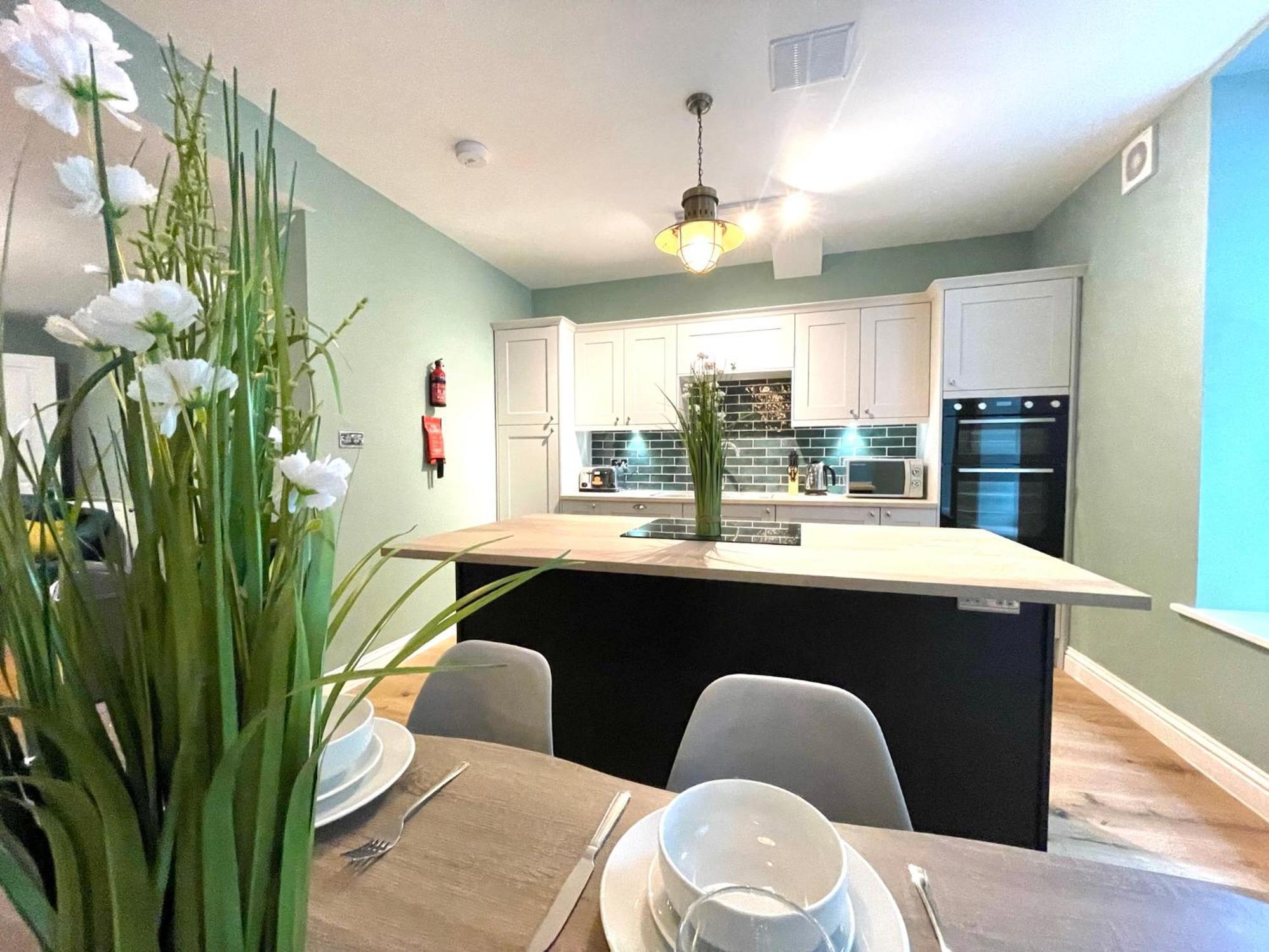2 Bedroom Apartments Stopoverz Bristol Eksteriør bilde