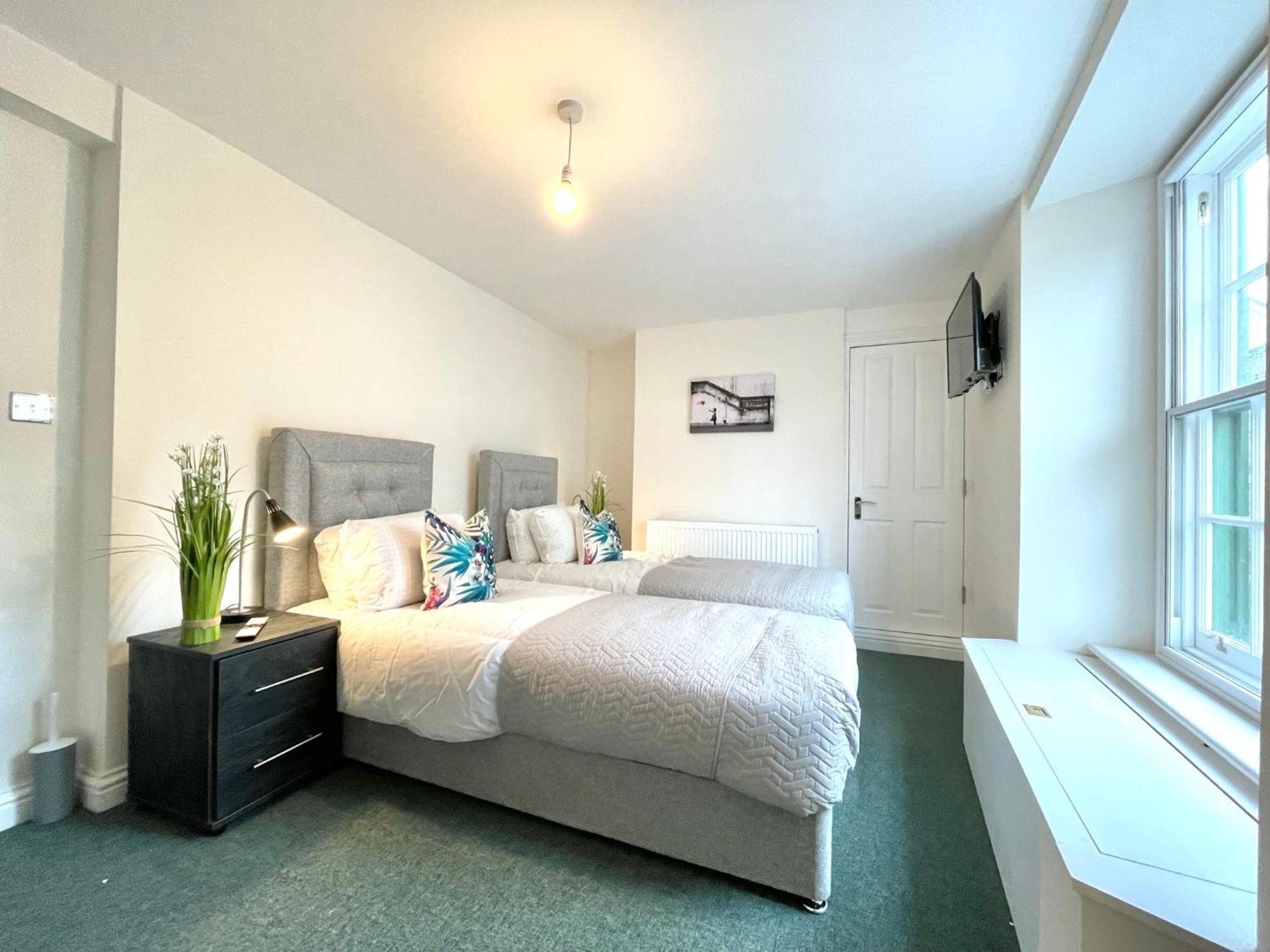 2 Bedroom Apartments Stopoverz Bristol Eksteriør bilde
