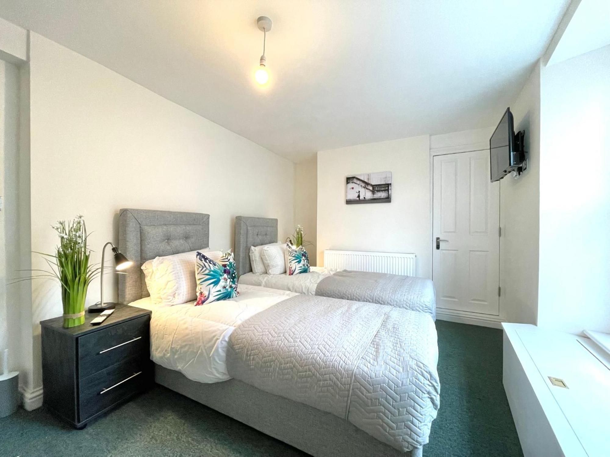 2 Bedroom Apartments Stopoverz Bristol Eksteriør bilde
