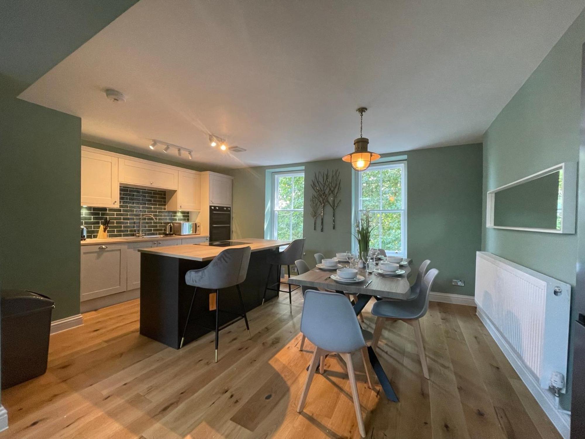 2 Bedroom Apartments Stopoverz Bristol Eksteriør bilde